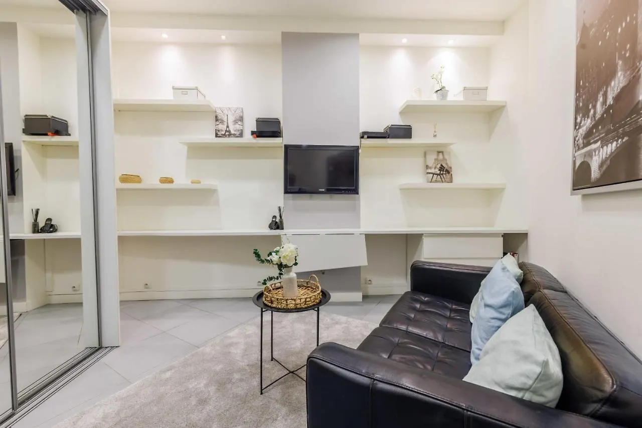 Cozy Studio In The Heart Of Paris - Odeonluxembourg Apartment
