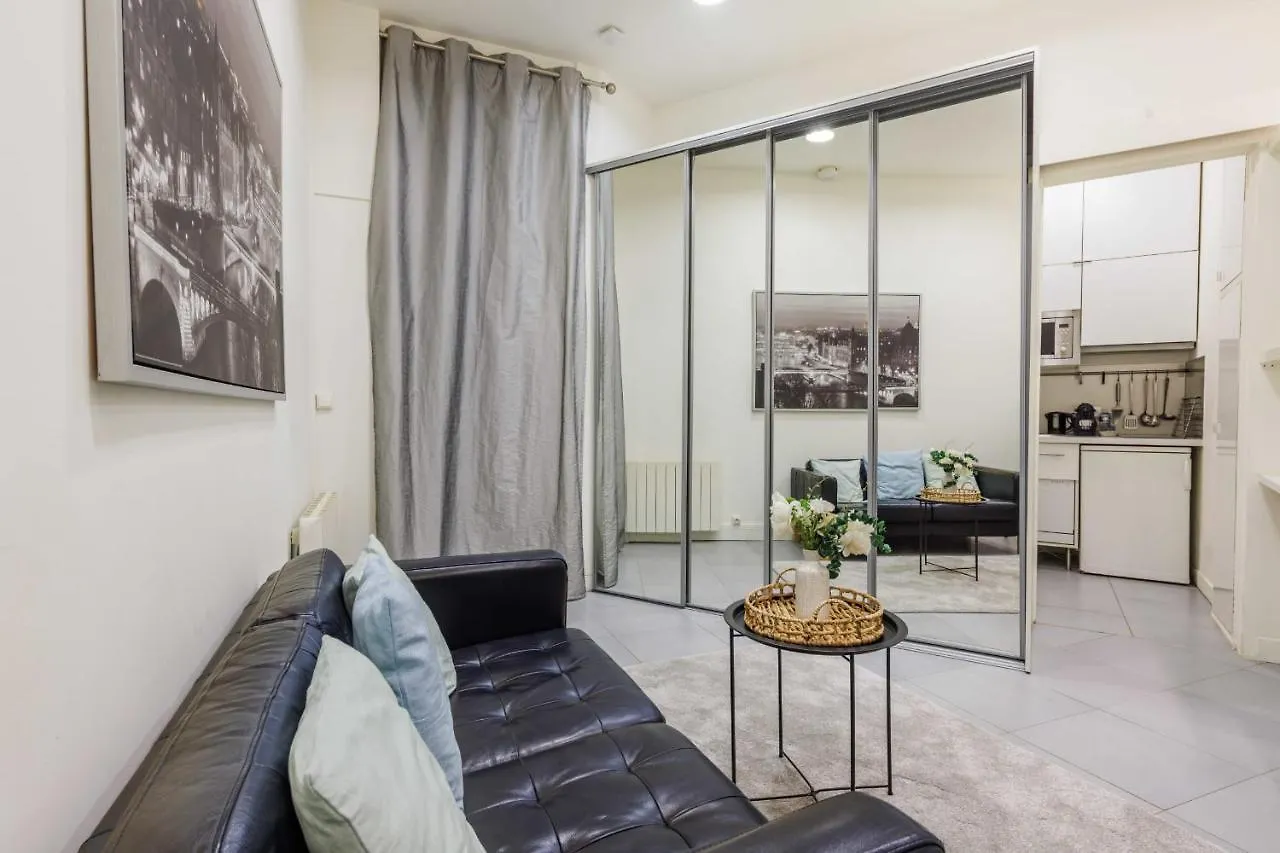 Cozy Studio In The Heart Of Paris - Odeonluxembourg Apartment France